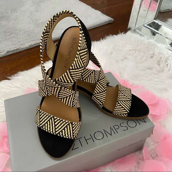 Shoes - 12 Thompson women sandals black / cream size: 7.5 M
